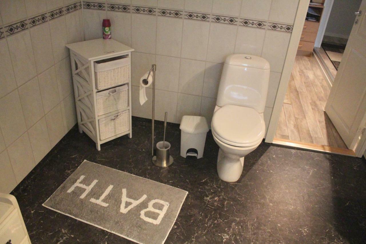 1 Room In The Yellow House, Close To Airport & Lofoten Evenskjer Buitenkant foto