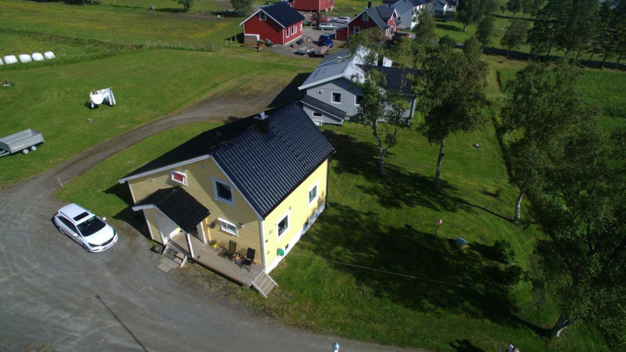 1 Room In The Yellow House, Close To Airport & Lofoten Evenskjer Buitenkant foto