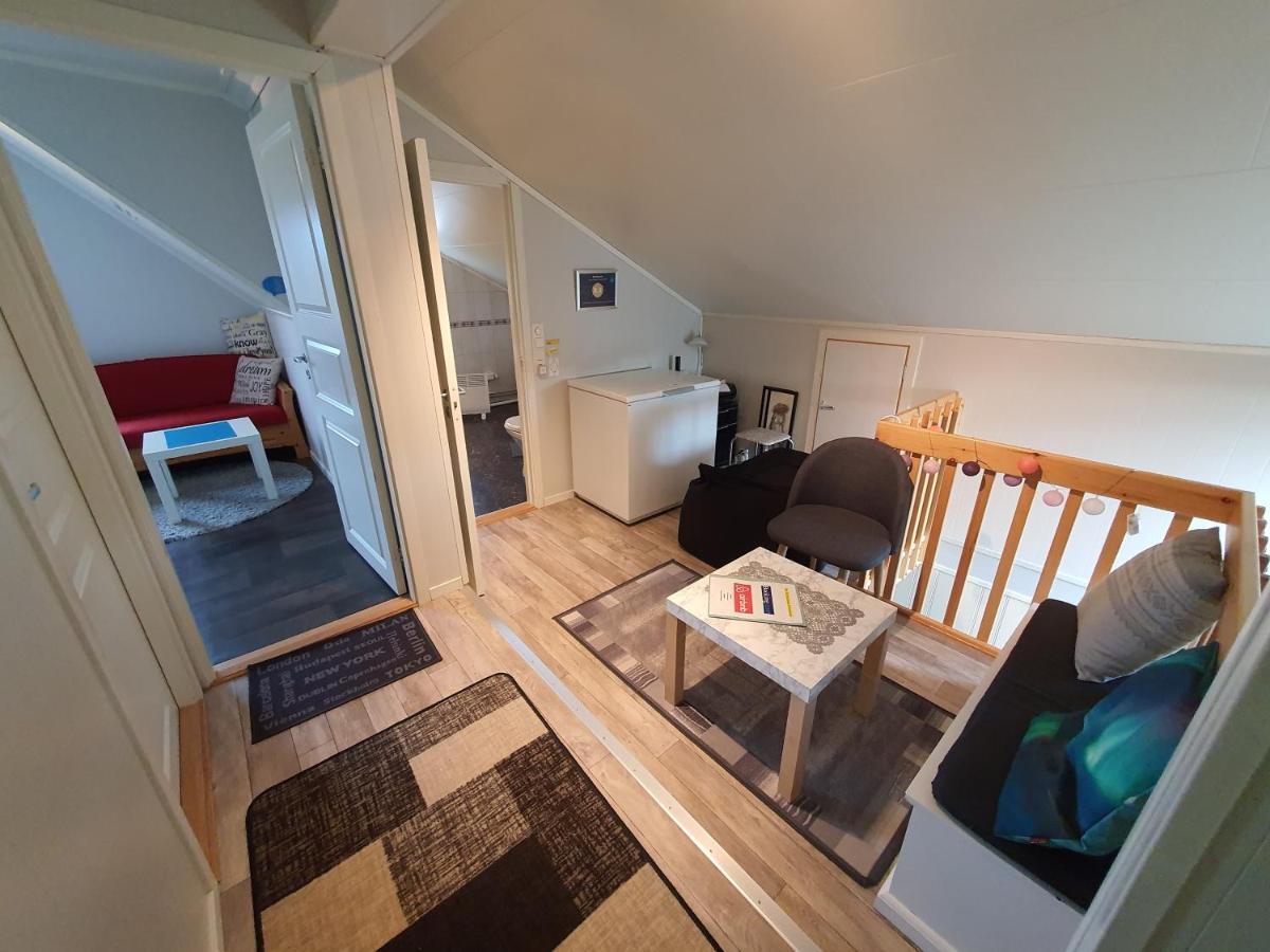 1 Room In The Yellow House, Close To Airport & Lofoten Evenskjer Buitenkant foto